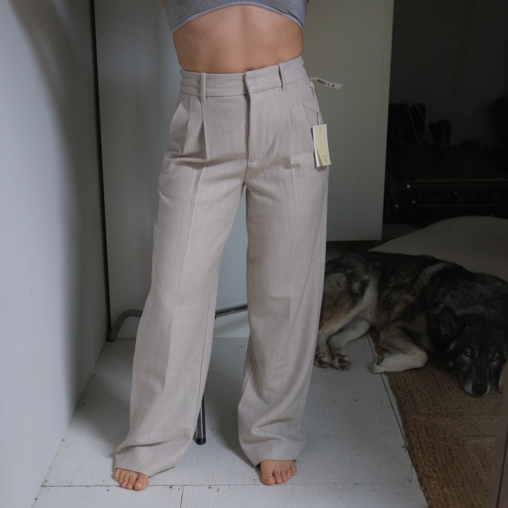 Aritzia effortless pant